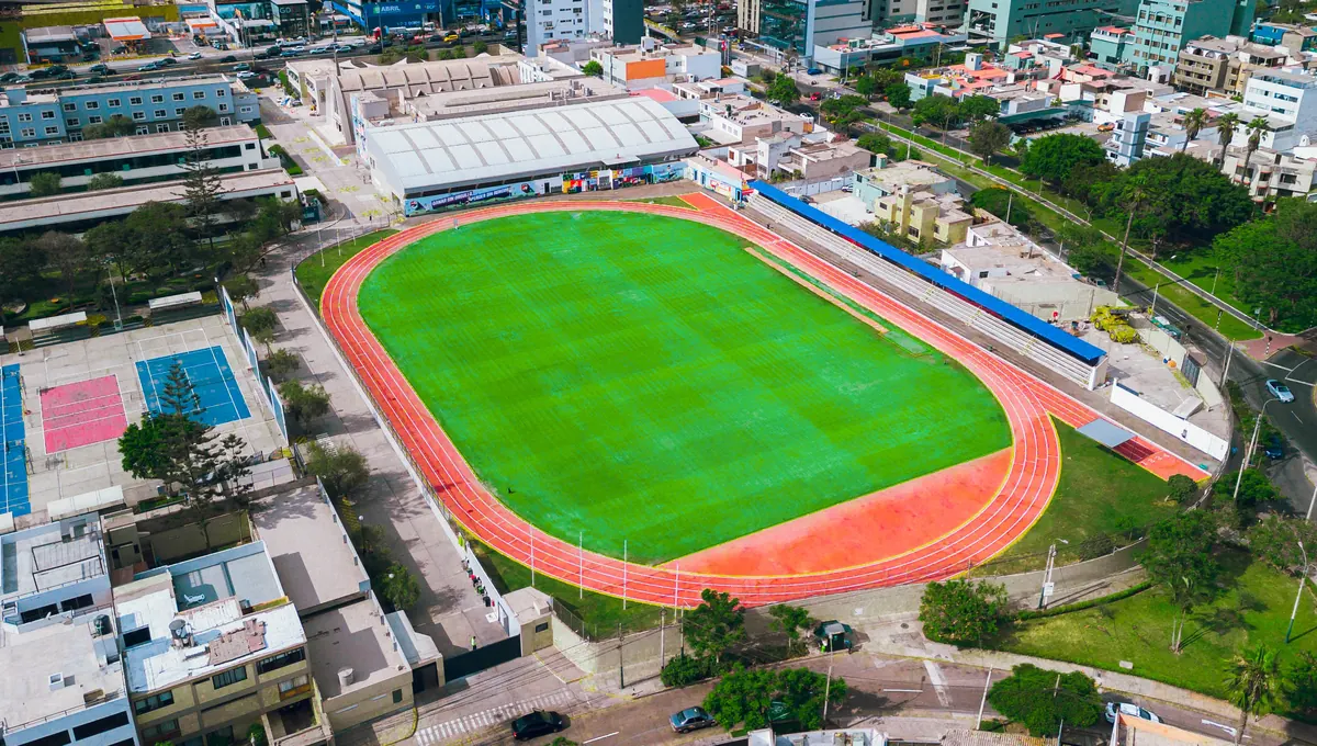 Vista aérea del estadio y la pista atlética